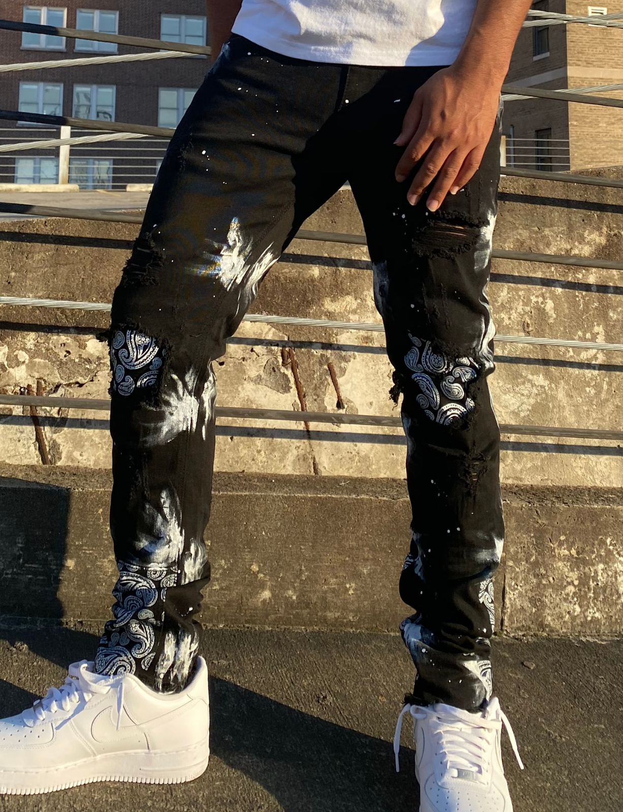 "Concept" Distressed Jeans